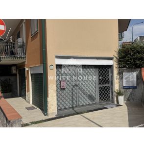 Bottega Mq 137 con spazio esterno Pedara Centro
