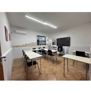 Bottega Mq 137 con spazio esterno Pedara Centro