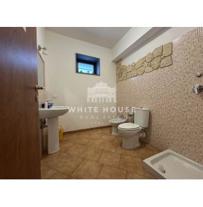 Bottega Mq 137 con spazio esterno Pedara Centro