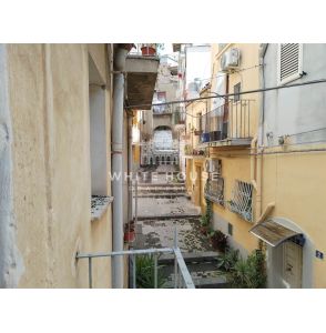 Palazzetto indipendente su due livelli