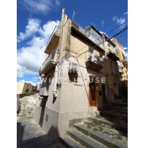 Palazzetto indipendente su due livelli
