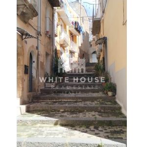 Palazzetto indipendente su due livelli