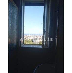 Trivani panoramico con vista mare