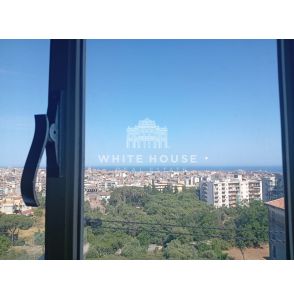 Trivani panoramico con vista mare