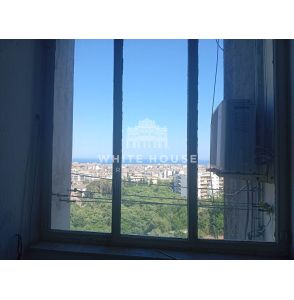 Trivani panoramico con vista mare