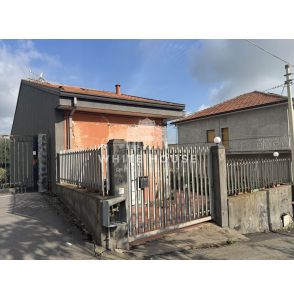 Casa singola con giardino
