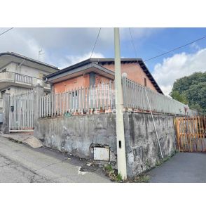Casa singola con giardino
