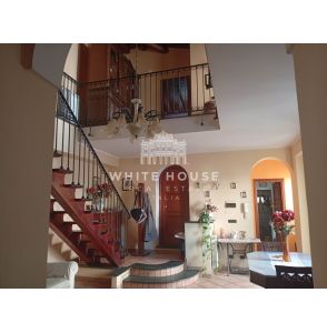 Casa indipendente in stile rustico