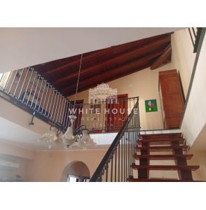 Casa indipendente in stile rustico