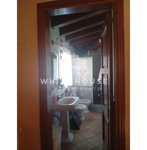Casa indipendente in stile rustico
