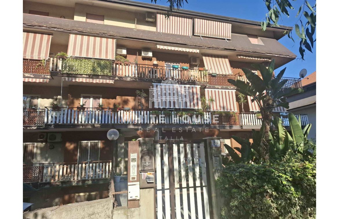 Quadrilocale viale Carmine...